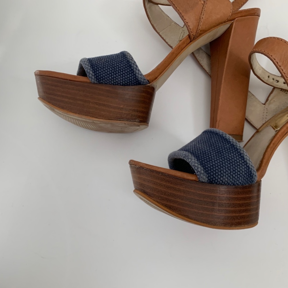 Michael Kors Summer Heels *Buckle Missing - Picture 9 of 16